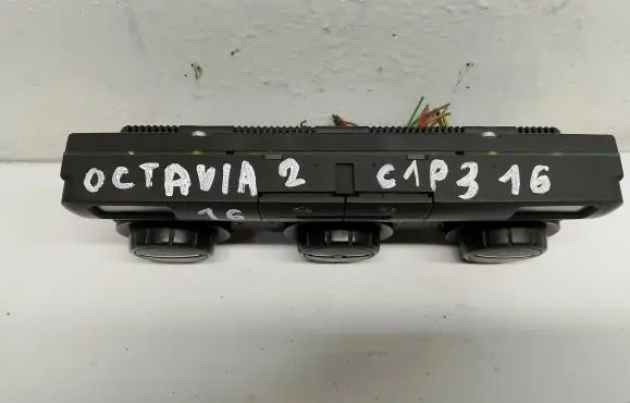 Skoda Octavia Mk2 (1Z) Climate control unit 74241061