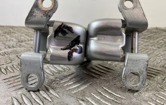 Mitsubishi Outlander IV Front door hinge set 