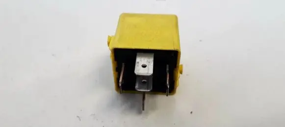Mercedes-Benz S W220 Other relay A0025421419 V23134-A52-X335