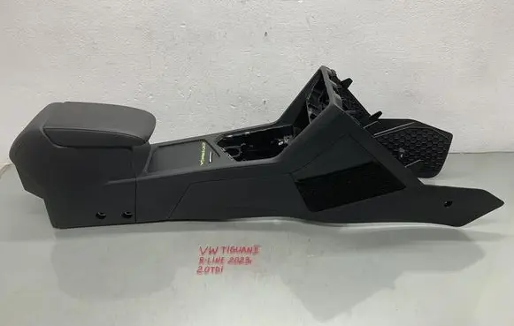 Volkswagen Tiguan Center console 