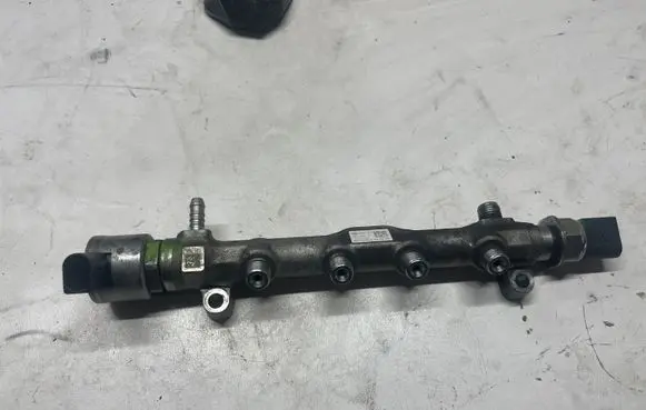 Skoda Kodiaq Fuel main line pipe 04L089H