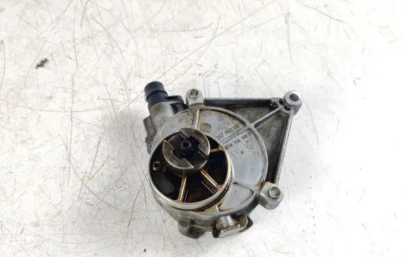 BMW X5 F15 Vacuum pump 7622380 6909690 6244041