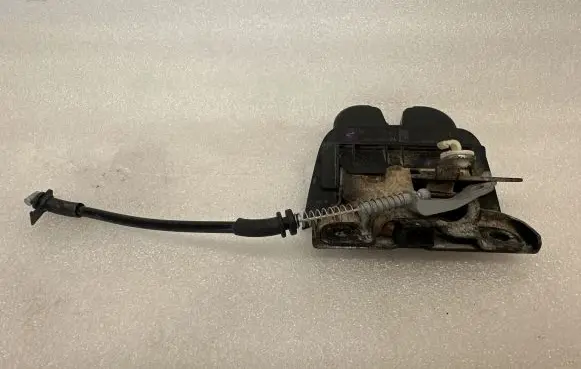 Audi A4 S4 B6 8E 8H Tailgate/trunk/boot lock/catch/latch 8E9827520