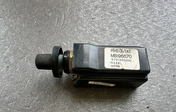 Mitsubishi Pajero Other switches/knobs/shifts MB186435