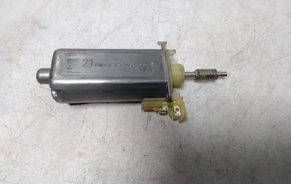 Audi A8 S8 D3 4E Seat adjustment motor 905415102 0390203218