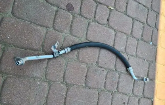 Renault Captur II Air conditioning (A/C) pipe/hose 924540725R