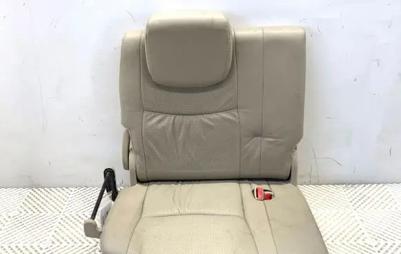 Toyota Land Cruiser (FJ75) Third row seats 