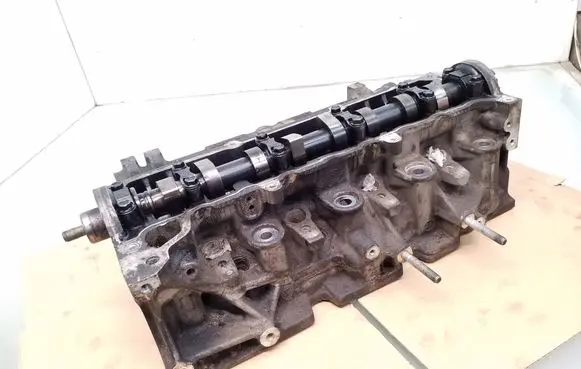 Renault Megane II Engine head 3869F1
