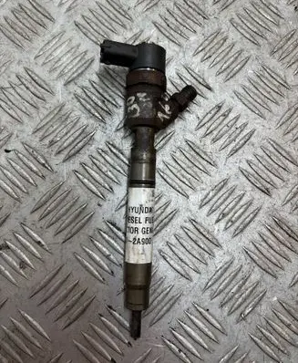 Hyundai i30 Fuel injector 338002A900 04452110320