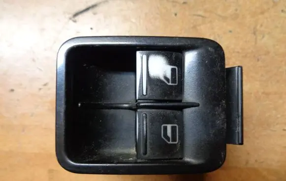 Volkswagen Caddy Electric window control switch 1T0959527