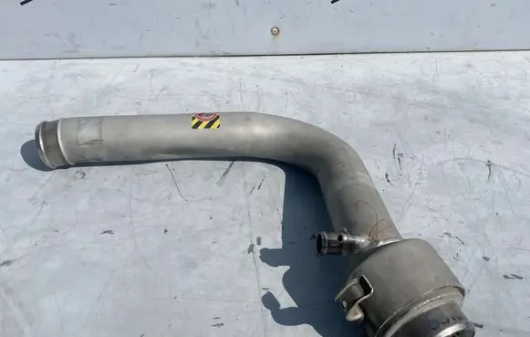 Audi TT Mk1 Intercooler hose/pipe 5516