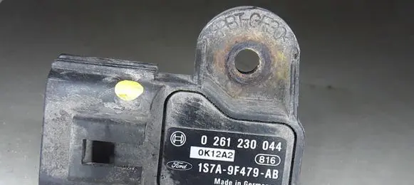 Ford Mondeo Mk III Air pressure sensor 1S7A9F479AB 0261230044