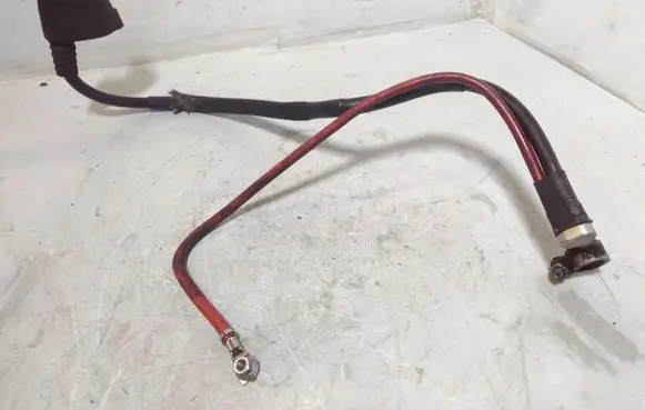 Volkswagen Tiguan Positive cable (battery) 5N0971228