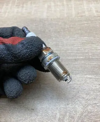 Nissan Kubistar Spark plug FC52LS