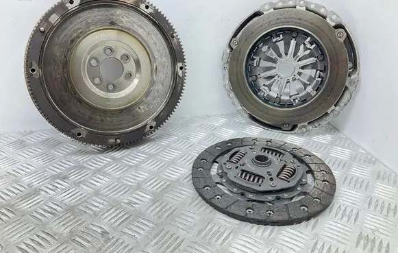 Volkswagen Golf Sportsvan Clutch set kit 123062510 323084510 04L105273
