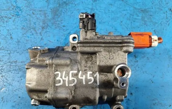 Toyota Prius (XW30) Air conditioning (A/C) compressor (pump) 8837047060