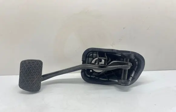 Mercedes-Benz C W205 Brake pedal A2052920415