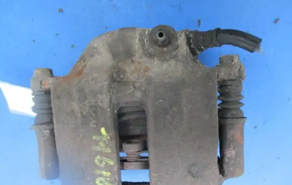 Hyundai H-100 Front brake caliper