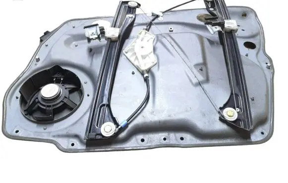 Mercedes-Benz B W245 Front door window regulator with motor A1695403605 982657100 A1697202979