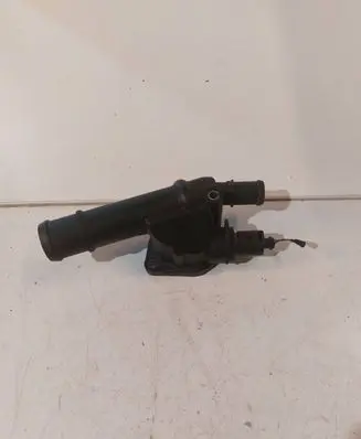 Volkswagen PASSAT B6 Engine coolant pipe/hose 03G121132B