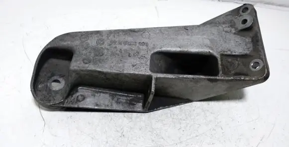 BMW X5 E53 Engine mounting bracket 1096999