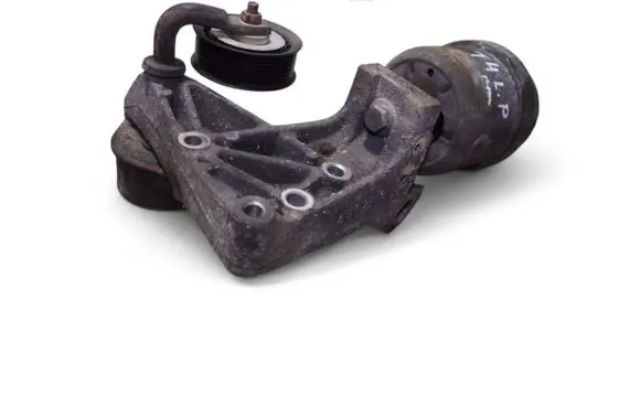 Volkswagen Transporter - Caravelle T4 Engine mount bracket 7D0199132C