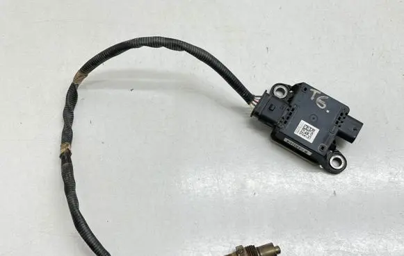Volkswagen Transporter - Caravelle T6 Lambda probe sensor 04L906261B 71215 1277022964