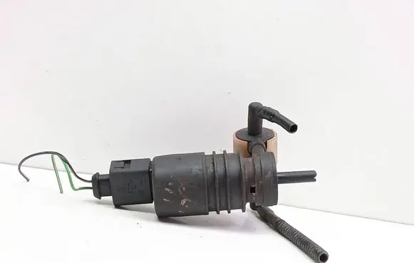 Audi A6 S6 C5 4B Windscreen/windshield washer pump