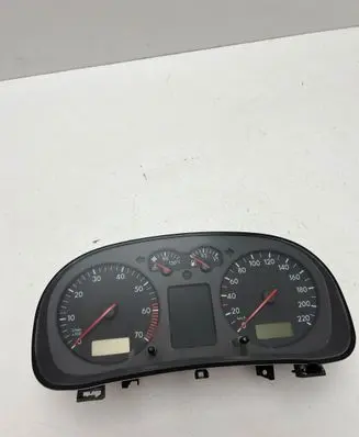 Volkswagen Golf IV Speedometer (instrument cluster) 1J0919860 110008773001