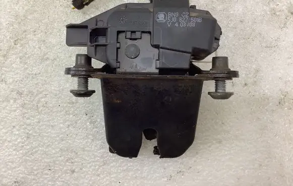 Tailgate/trunk/boot lock/catch/latch
