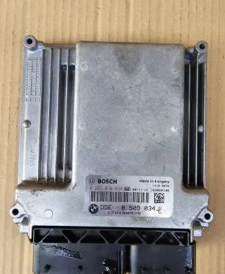 BMW 5 E60 E61 Engine control unit/module 0281016638