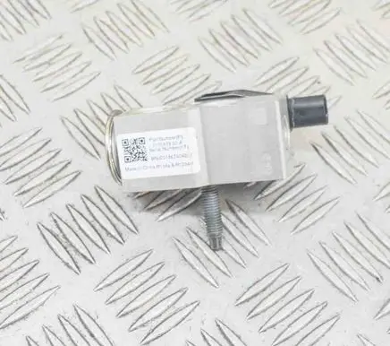 Tesla Model 3 Air conditioning (A/C) expansion valve 110187800A