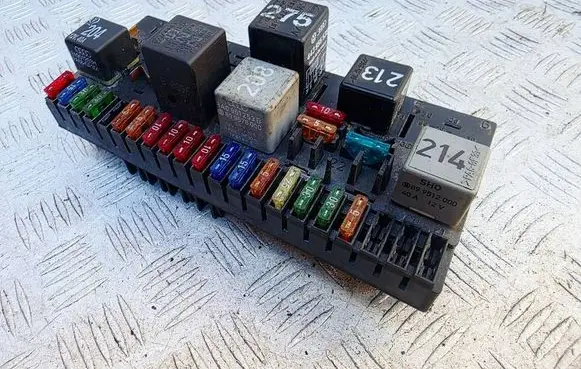 Audi Cabriolet B3 8G Fuse module 443941822B