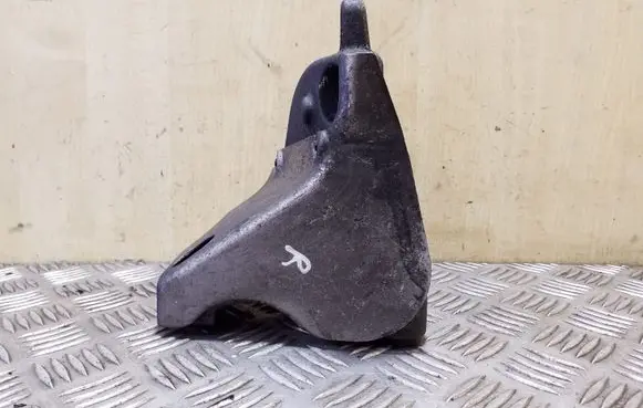 BMW X3 E83 Engine mounting bracket 22113451668 3451668