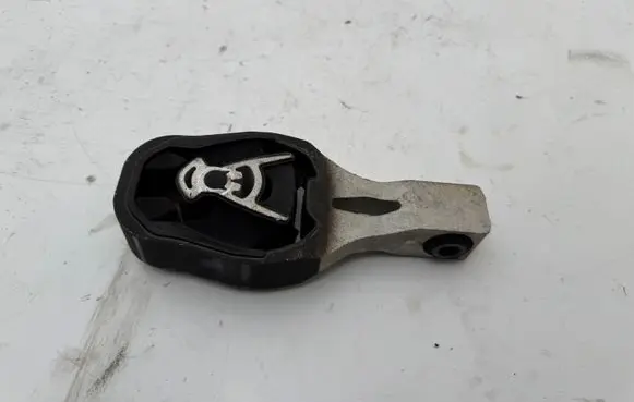 DS Automobiles 4 II Engine mount bracket 9820511880