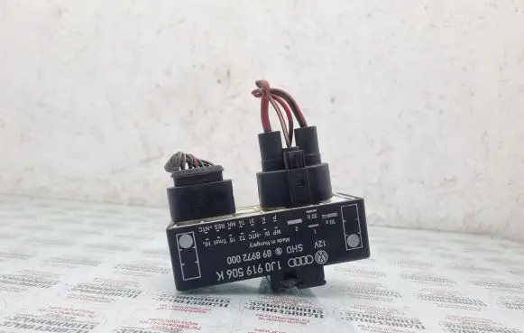 Volkswagen Golf IV Coolant fan relay 1J0919506K