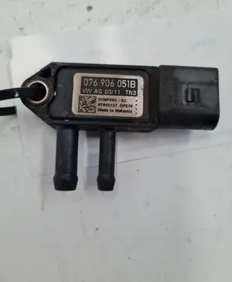 Volkswagen Golf VI Exhaust gas pressure sensor 076906051B