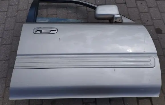Honda CR-V Front door