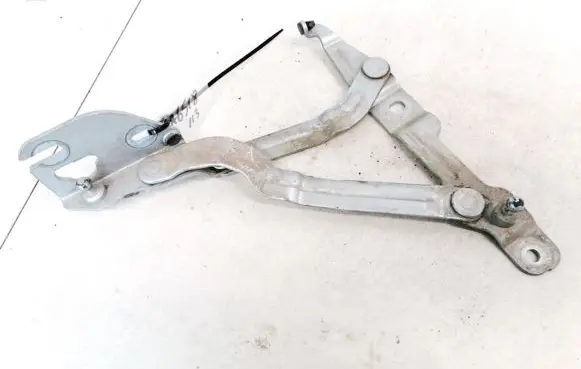 Audi A4 S4 B5 8D Tailgate/trunk/boot hinge 8D5827301C