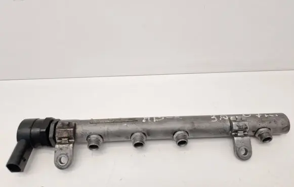 Mercedes-Benz E W211 Fuel main line pipe A6420700495 0615200579