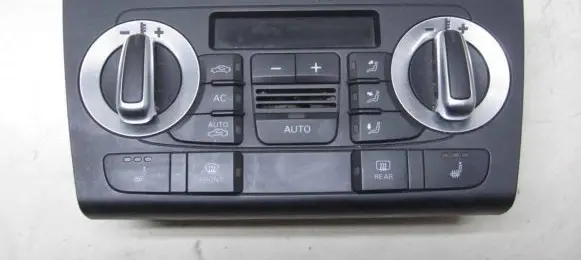 Audi Q3 8U Climate control unit 8U0820043C
