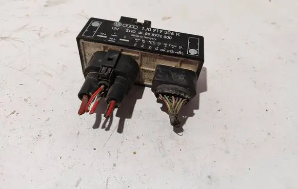 Volkswagen Golf IV Fan control module 1J0919506k 898972000