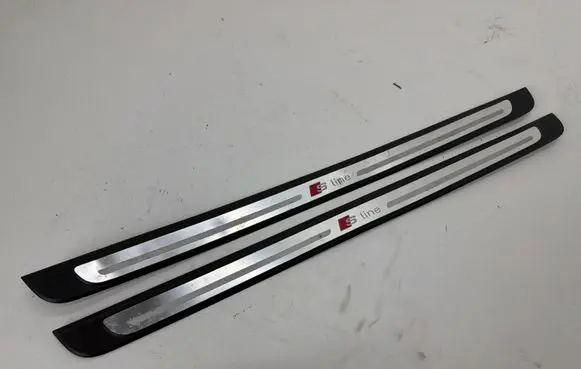 Audi A1 Front sill trim cover 8X3853373B