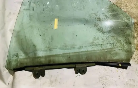Renault Laguna I Rear door window glass 