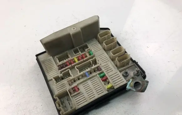 Renault Kangoo I Fuse box set 8200451902