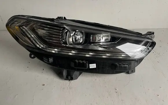 Ford Mondeo MK V Headlight/headlamp ES73-13D154-AH L90130682 89911918