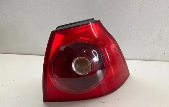 Volkswagen Golf V Rear/tail lights 1K6945096E 028490202A 00018949