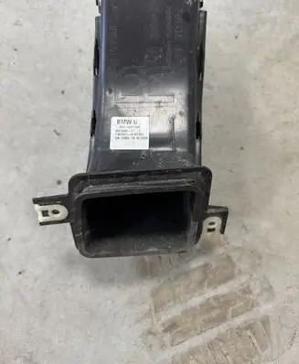 BMW X1 U11 Intake resonator 9883606
