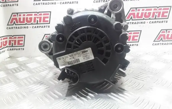 Mercedes-Benz E W212 Generator/alternator A0009068601 412008317 2617502A