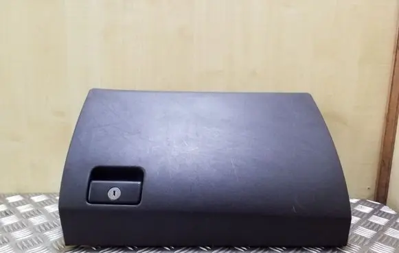 Toyota Avensis T270 Glove box 5555005100